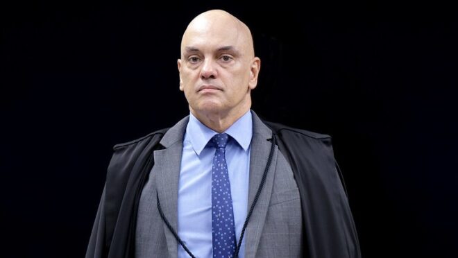 Moraes Aponta para Paulo Figueiredo em Julgamento de Trama Golpista no STF