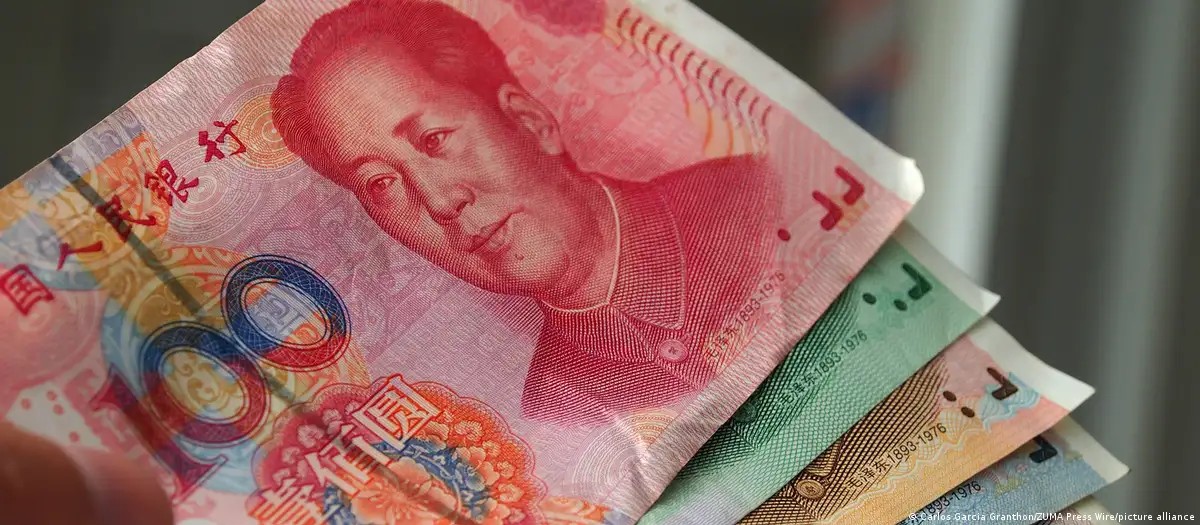Yuan vs. Dólar: A Estratégia Calculada da China para Redesenhar o Comércio Mundial