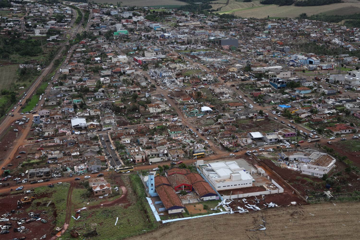 Tragédia no Paraná: Tornado Devasta Cidade, Deixa Rastro de Destruição e Ganha Destaque Global
