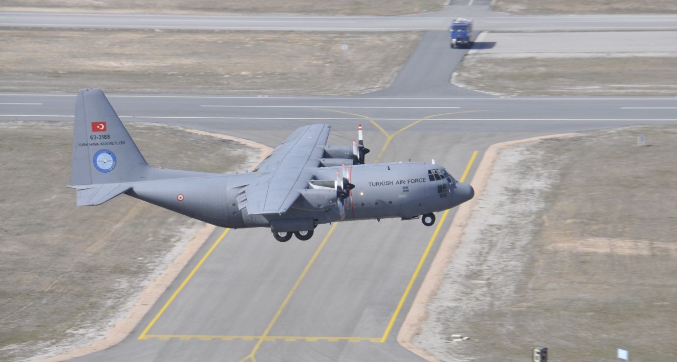 Tragédia Aérea: Avião militar turco C-130 se desintegra no ar e cai na Geórgia com 20 a bordo