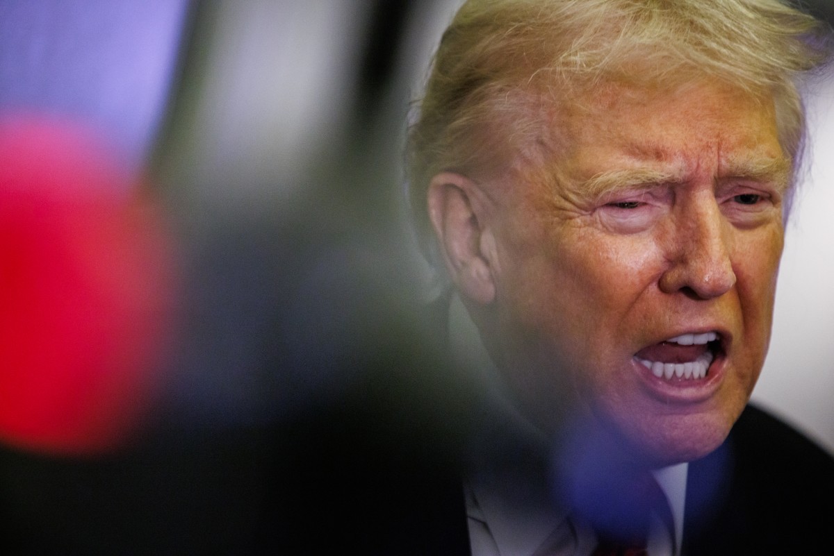 Caos Aéreo nos EUA: Com 7 mil voos cancelados, Trump ameaça controladores e agrava crise da paralisação