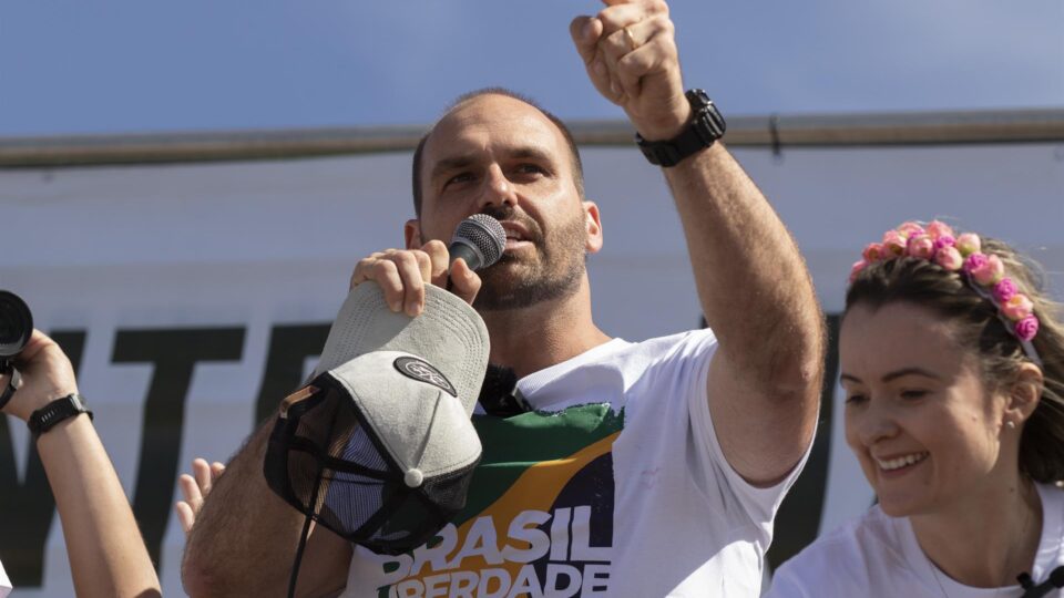 Eduardo Bolsonaro Desafia o STF e Declara: 'É um Orgulho Ser Réu'