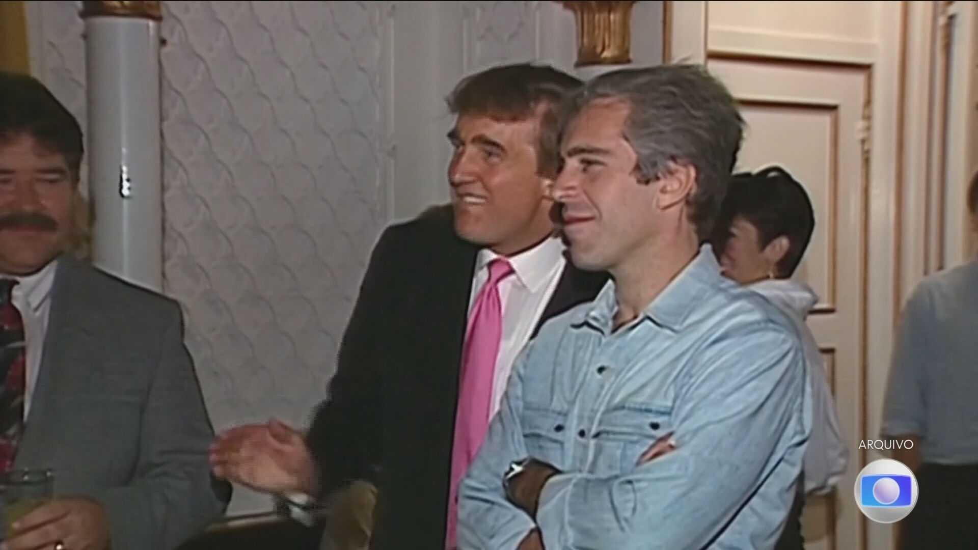 Trump Contra-Ataca Após Divulgação de E-mails de Epstein: 'É uma Armadilha Democrata'