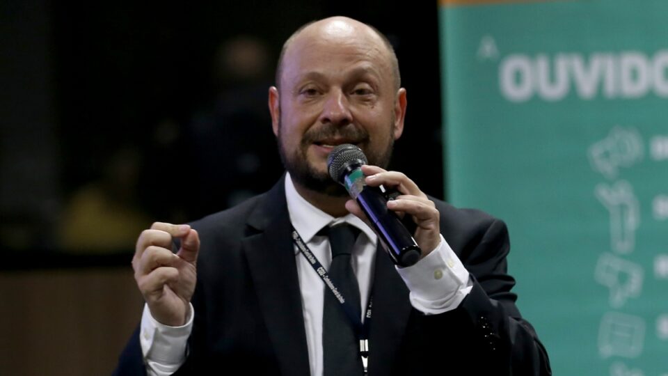 Crise no INSS: Presidente Pede Afastamento de Diretora por Ligação com Investigado em Esquema de Fraude