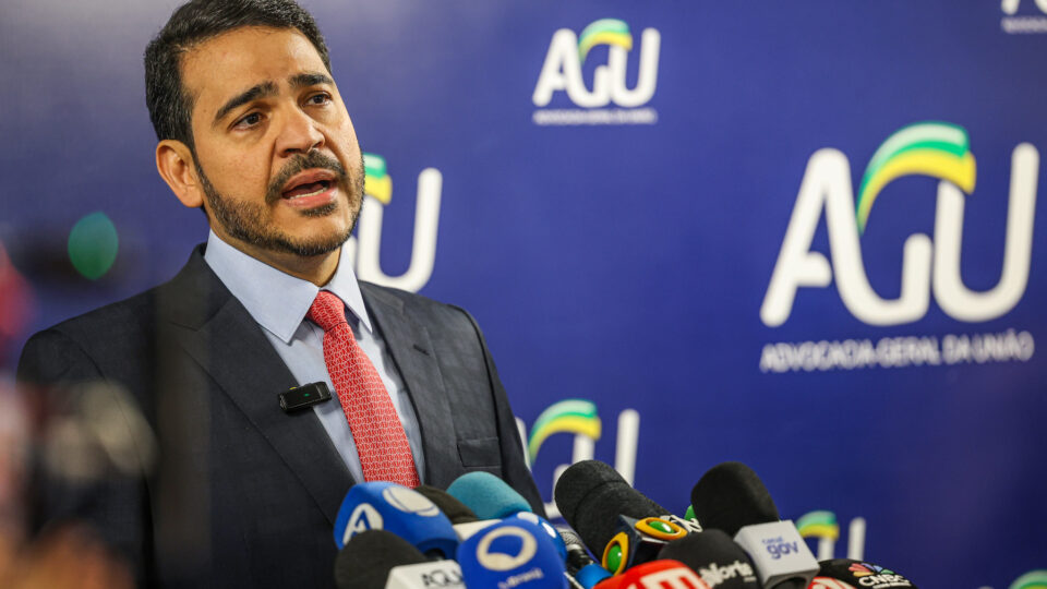 Fraudes no INSS: Oposição Pede Investigação de Jorge Messias, Chefe da AGU, por Suposta Prevaricação