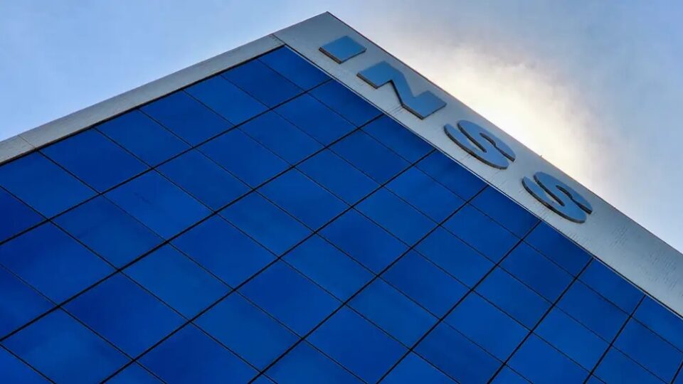 Escândalo no INSS: Órgão admite omissão em descontos fraudulentos que afetam aposentados