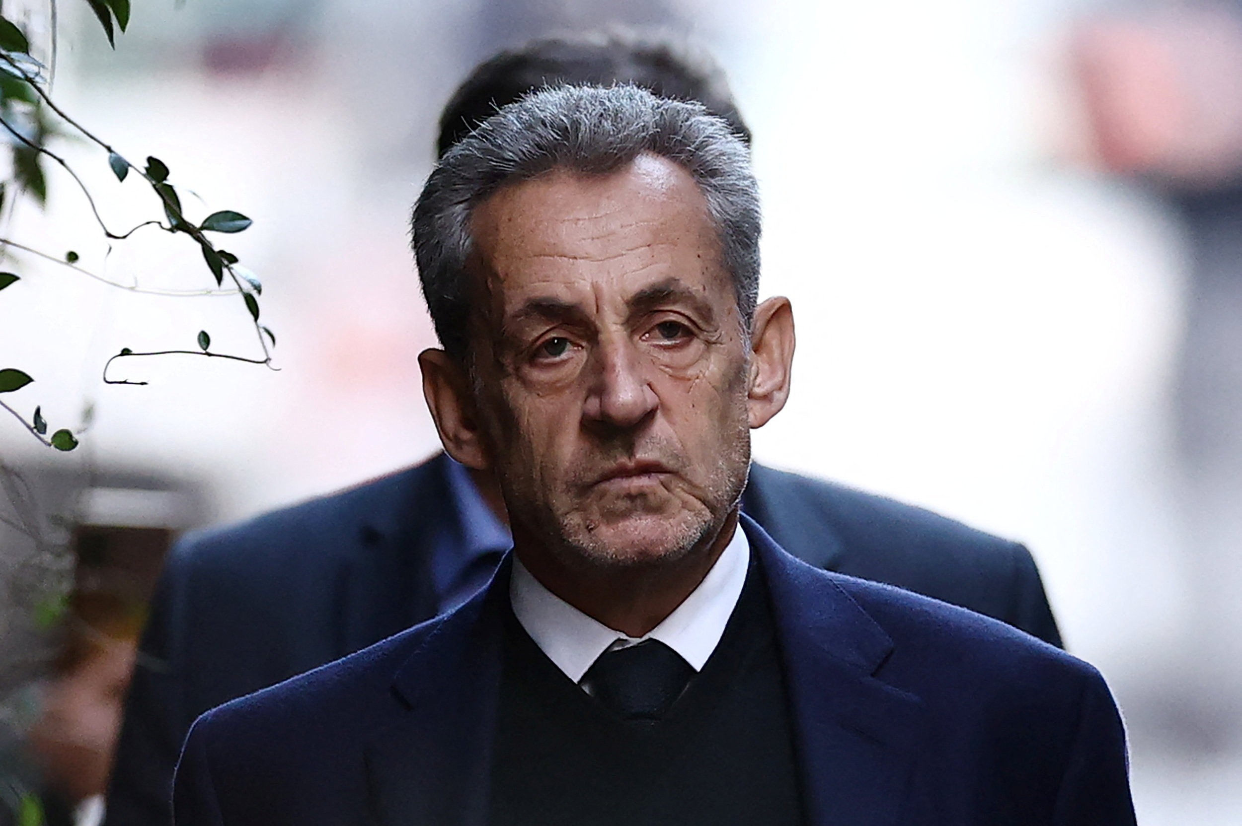 Liberdade Vigiada: Sarkozy Deixa a Prisão Menos de um Mês Após Condenação e Cumprirá Pena em Regime Aberto